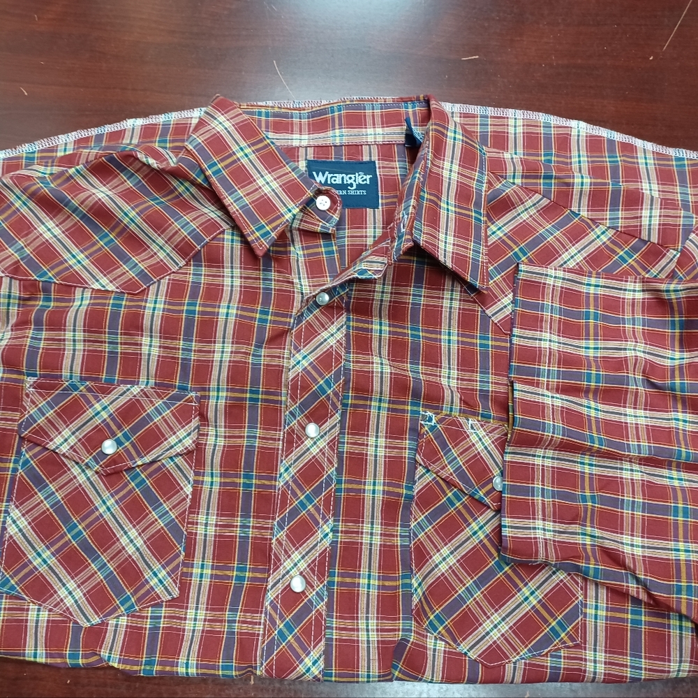 Wrangler XL Men's button down shirt. EUC.